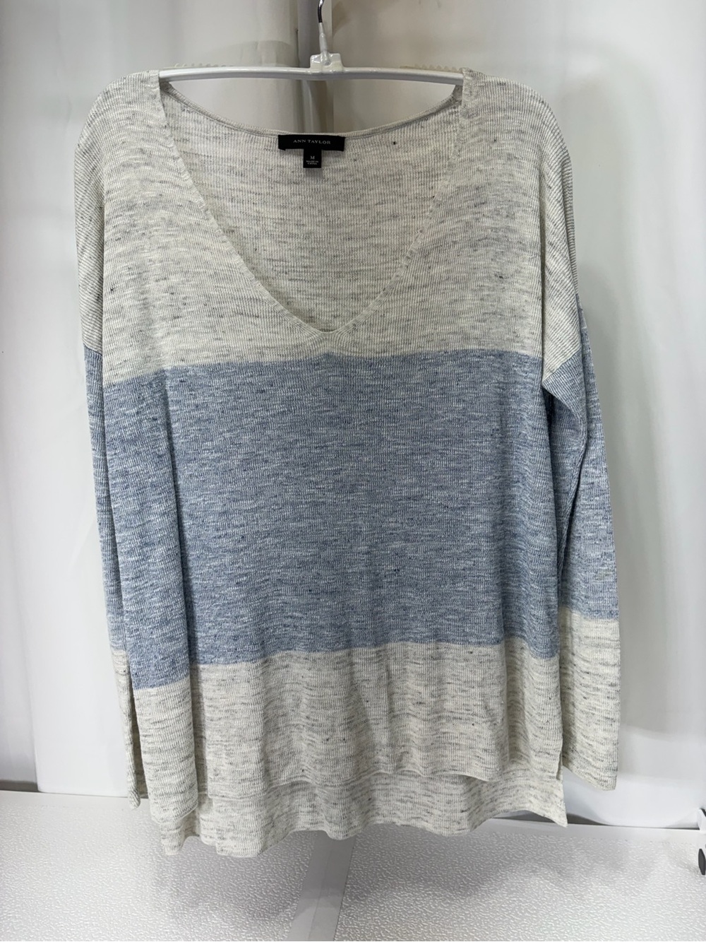 Ann Taylor Lightweight V-Neck Sweater in Blue and Cream Stripe 3534